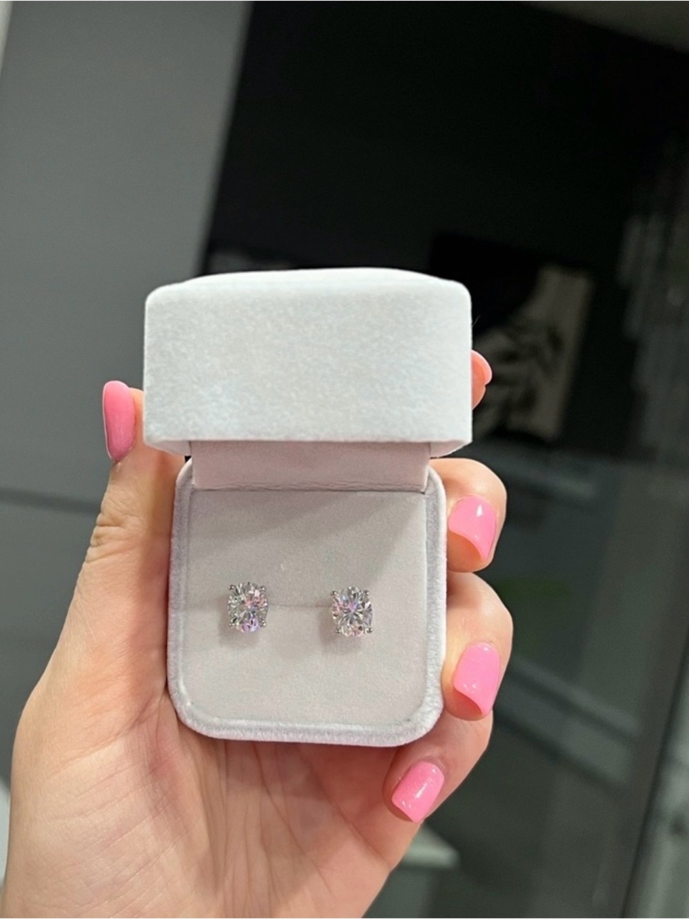 4Ct oval Moissanite earrings NIB - Picture 11 of 13
